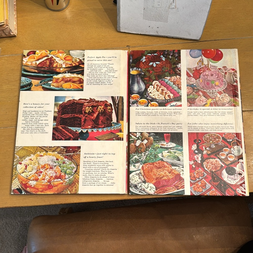 1967 Better Homes and Gardens Cookbooks Dessert & Holiday set - Picture 2 of 6